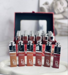 درهو رژ لب جامد طرح دیور